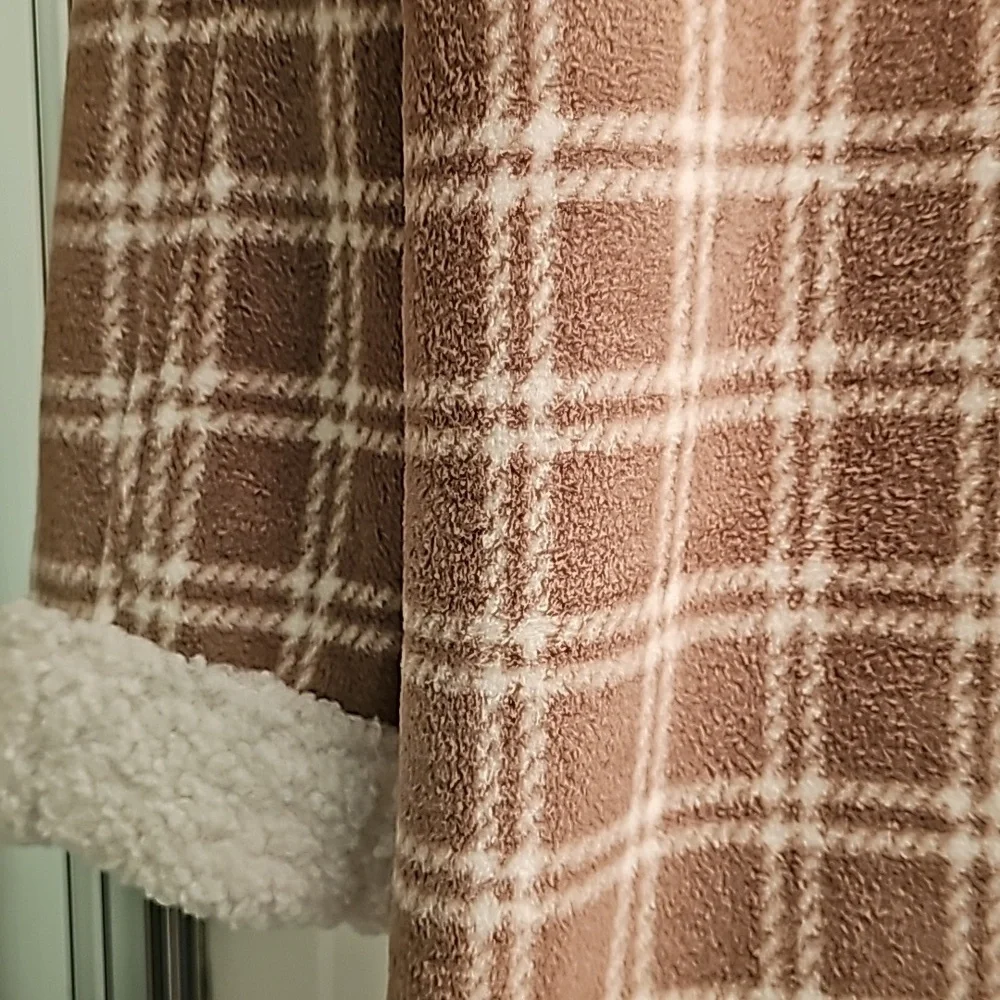Centigrade Bonded Sherpa Lined Plaid Jacket. Brand new. Never worn. - Picture 12 of 13